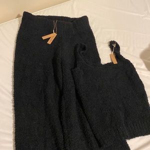 SKIMS MATCHING SET BRAND NEW- pants and top